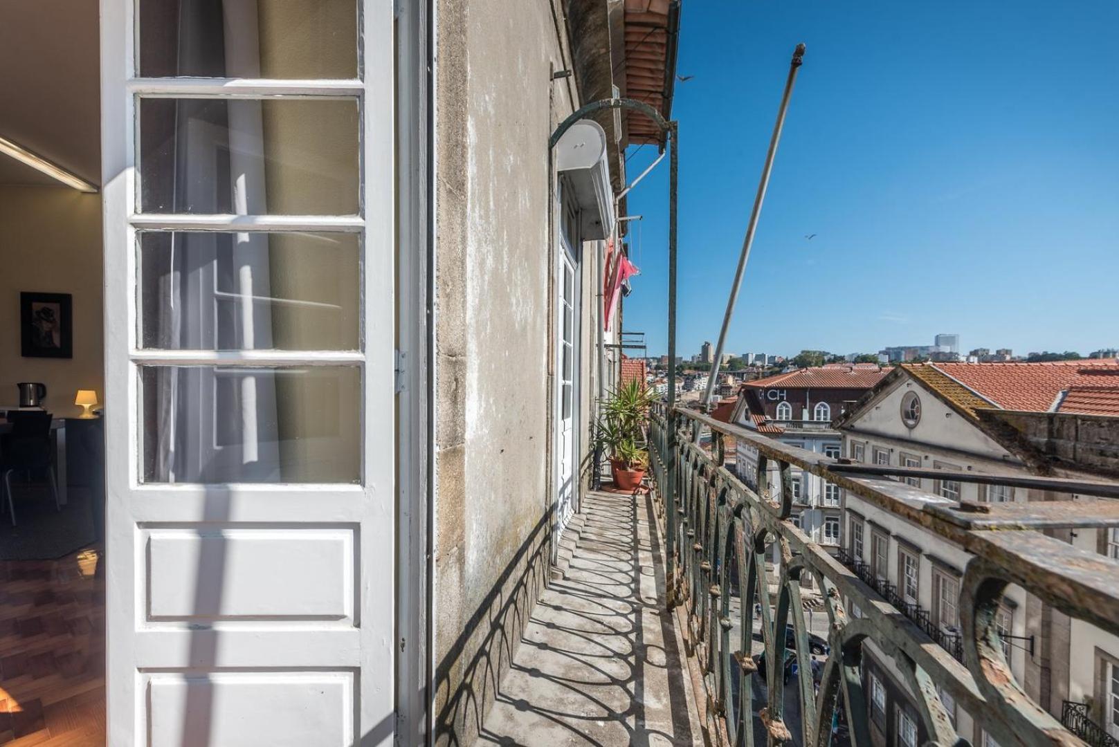 Guestready - Minimalistic Studio Downtown Porto Buitenkant foto
